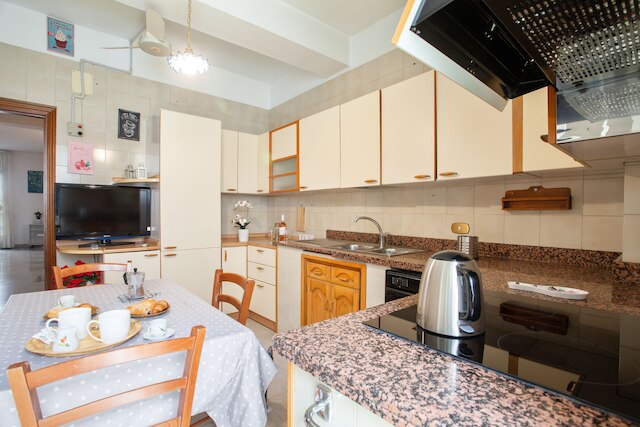 ペネ & ポモドーロ ビーチ ルーミー フラット