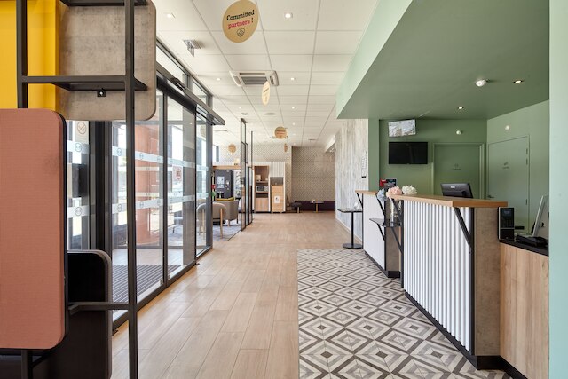 B&Bホテルアルジャントゥイユ