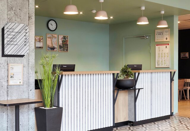 B&Bホテルアルジャントゥイユ