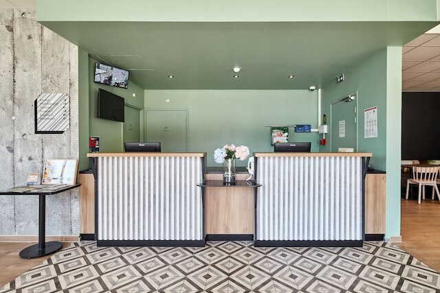 B&Bホテルアルジャントゥイユ