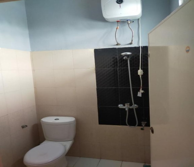 ゲスト ハウス F18 センドラワシ