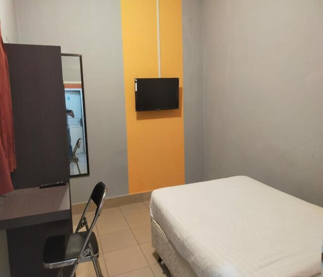 ゲスト ハウス F18 センドラワシ