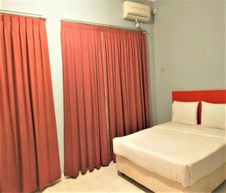 ゲスト ハウス F18 センドラワシ