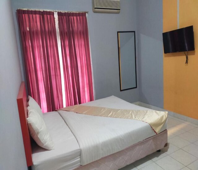 ゲスト ハウス F18 センドラワシ