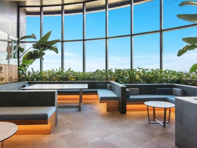 ベッBルー ラグジュアリー スカイタワー -CBD - プール - ギム -Netflix