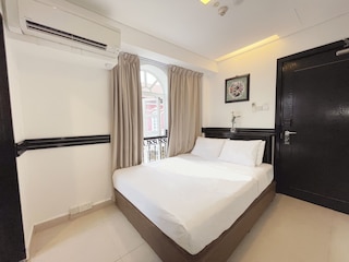 ザ スヌーズ ホテル マリン パレード