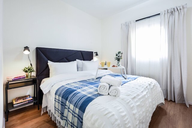 アパートメン ウィズ バルコニー イン ザ ハート オブ TLV