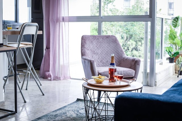 アパートメン ウィズ バルコニー イン ザ ハート オブ TLV