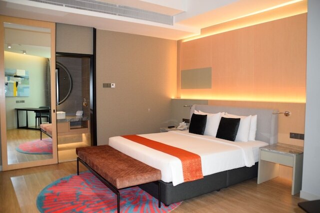 M ワールド ホテル