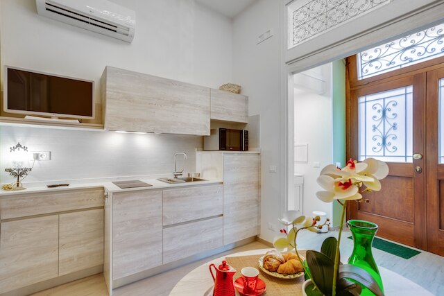 マダム バリ アパートメント  ステップ フロム ザ シー