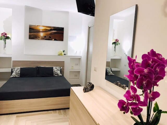 ホリデイ ホーム バイ ザ シー アンド ザ ヒストリック センター オブ ローマ