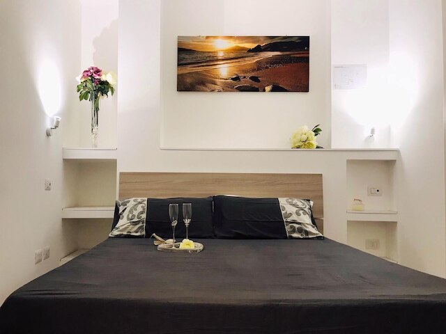 ホリデイ ホーム バイ ザ シー アンド ザ ヒストリック センター オブ ローマ