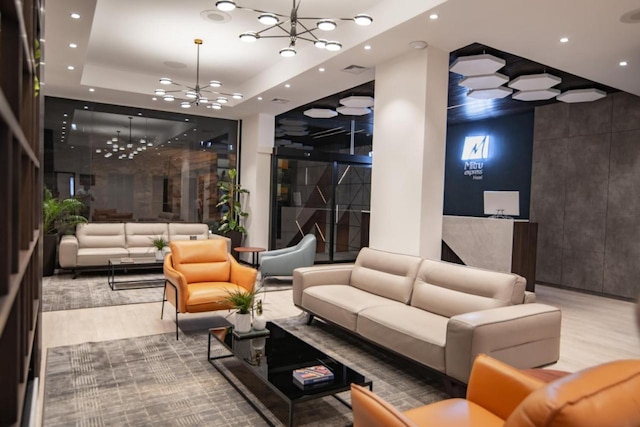 ミトル・エクスプレス