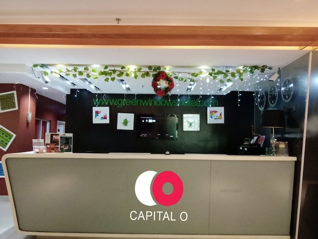 バァッチナーテッド スタッフ - キャピタル O 826 グリーン ウィンドウズ ドーミテル