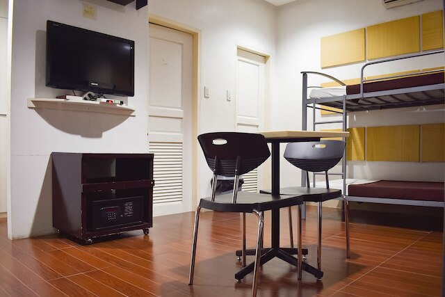 バァッチナーテッド スタッフ - キャピタル O 826 グリーン ウィンドウズ ドーミテル