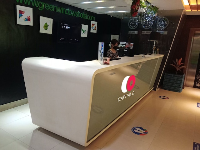 バァッチナーテッド スタッフ - キャピタル O 826 グリーン ウィンドウズ ドーミテル