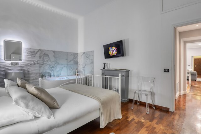 アトホーム ラグジュアリー フラッティナ