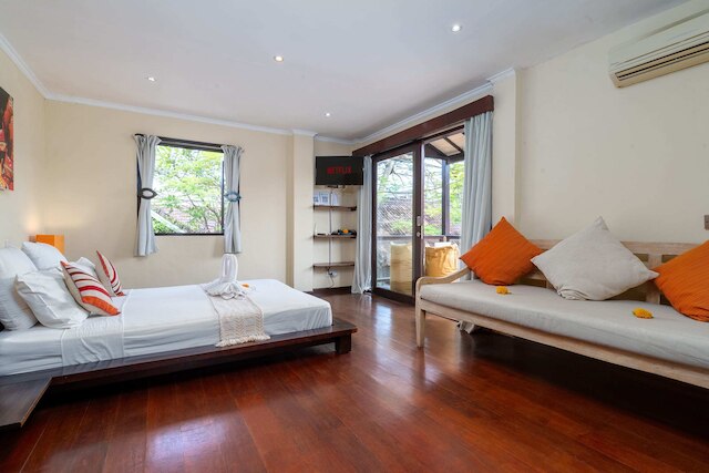 スタジオズ バワ & アタス