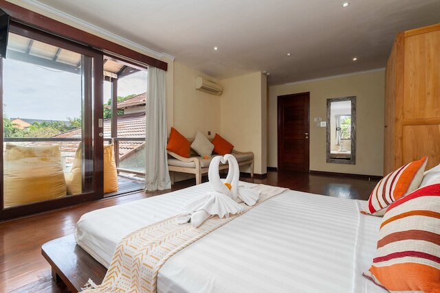 スタジオズ バワ & アタス