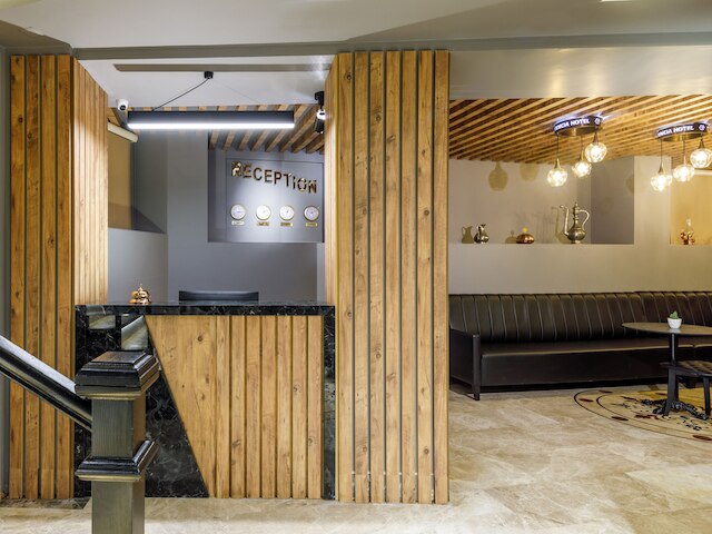 ゲェルメニシア ホテル