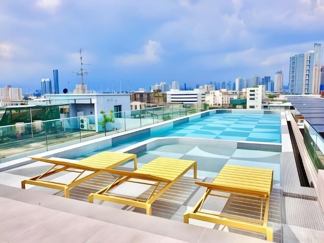 ザ クォーター オンヌット バイ UHG