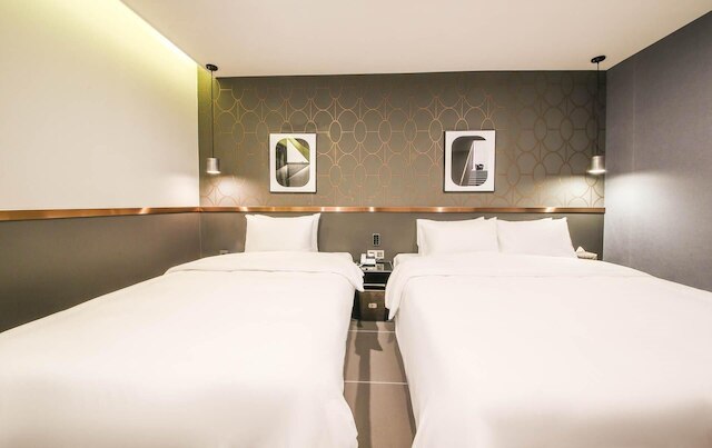 Gupo Brown-Dot Hotel