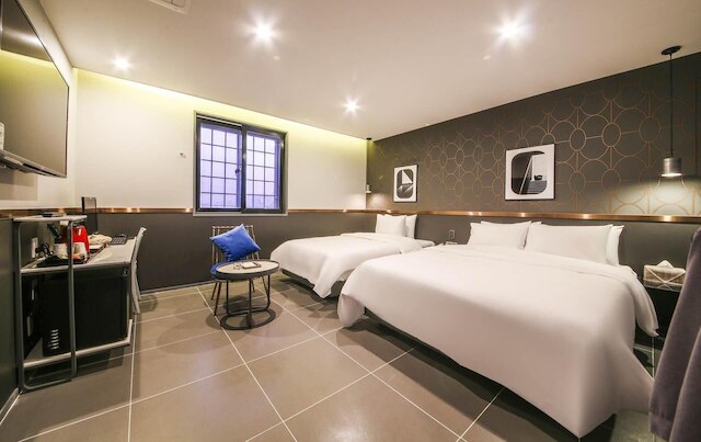 Gupo Brown-Dot Hotel