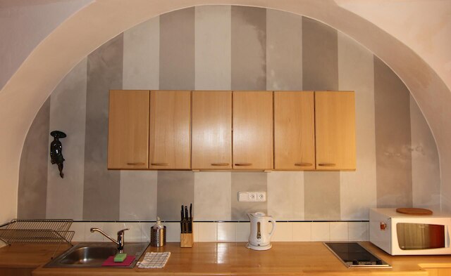 ラスティック グラウンド フロア アパートメント イン マラ ストラナ