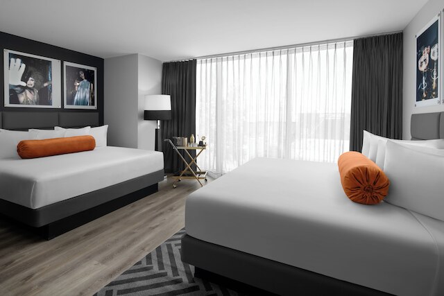 ザ イングリッシュ ホテル, ラスベガス, ア トリビュート ポートフォリオ ホテル, 21 アンド オーバー