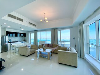 (ラックス アパートメント ウィズ パノラミック ビューズ アンド テラス