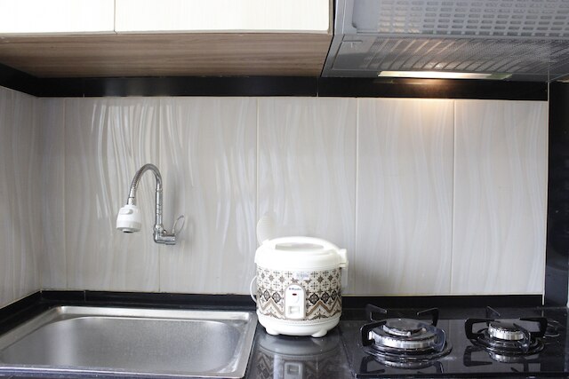 ミニマリスト スタジオ ゲートウェイ アーマド ヤニ