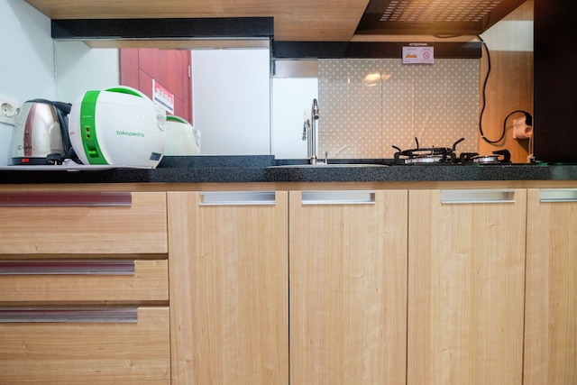 コンフィ アンド ナイス スタジオ アパートメント アット タマンサリ マホガニー