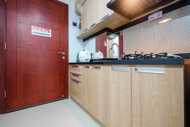 コンフィ アンド ナイス スタジオ アパートメント アット タマンサリ マホガニー