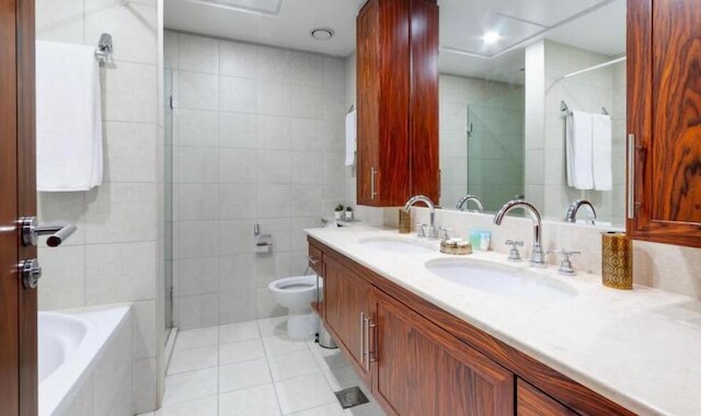 ホリデイズ R US ヴィラ 3 ベッドルーム プレミアム ロケーション