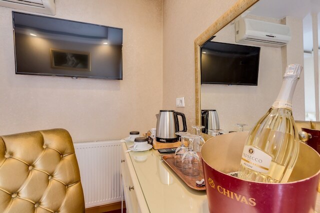 ツインズ ブティック ホテル