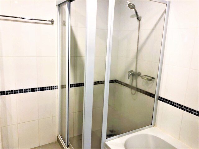 プラチナスイーツ、テップラシットロード - ラージトップフロアスタジオ