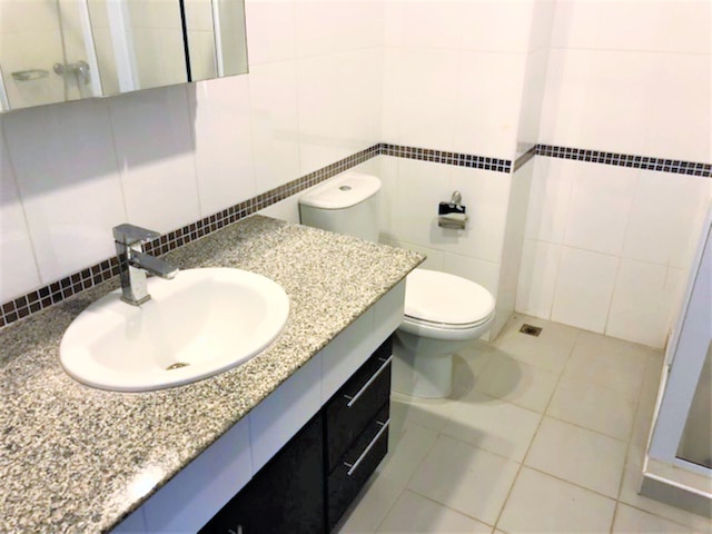 プラチナスイーツ、テップラシットロード - ラージトップフロアスタジオ