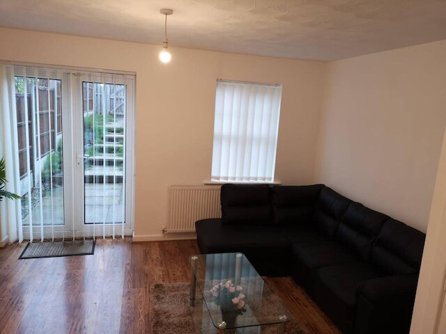 クワイエット レジデンシャル エリア ウィズン イージー リーチ トゥ タウン