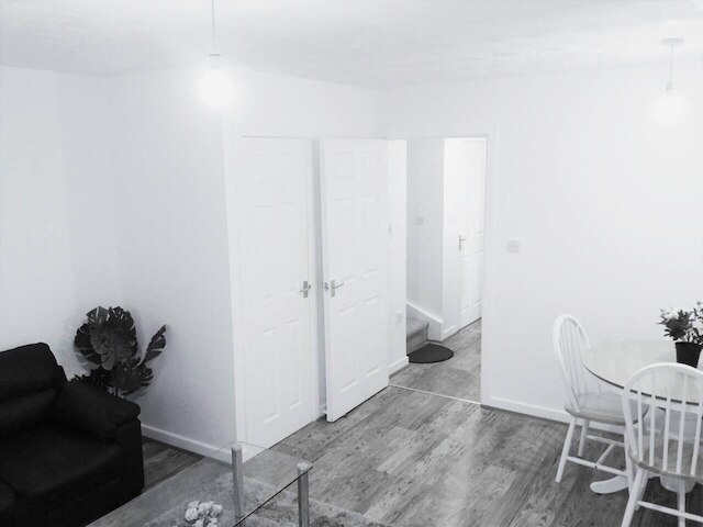 クワイエット レジデンシャル エリア ウィズン イージー リーチ トゥ タウン