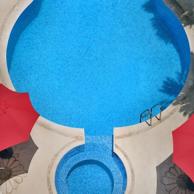 アダラ エクスプレス