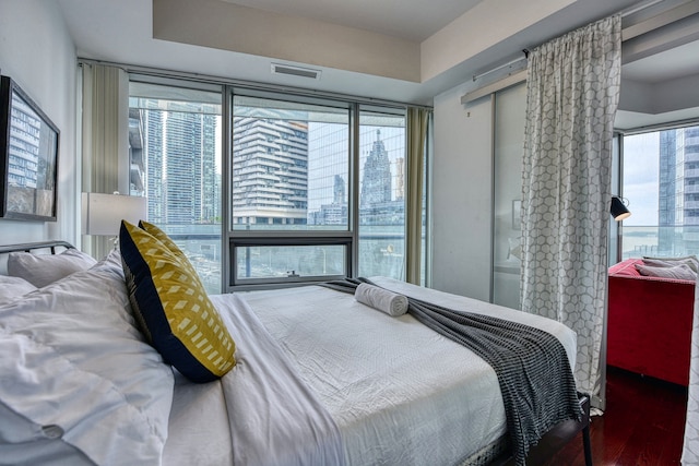 ザ ベイ スイーツ - エンターテインメント ディスト