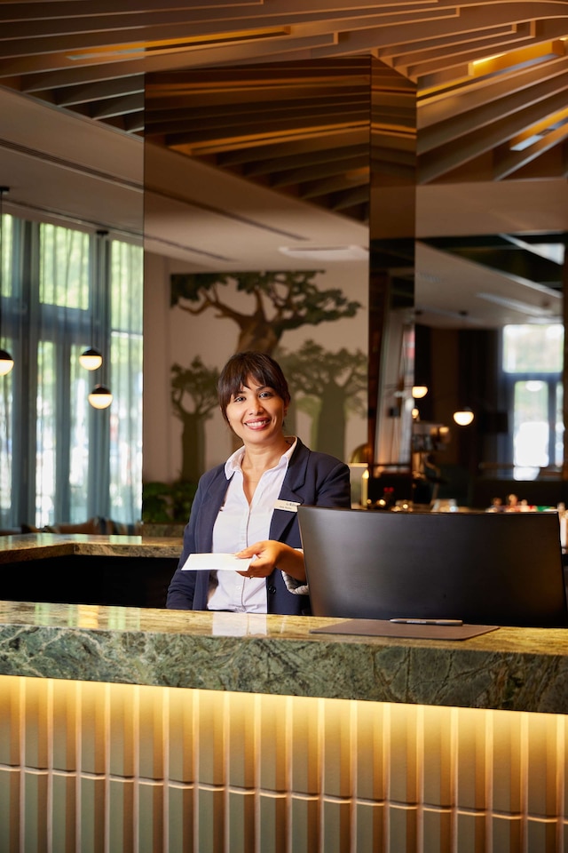 アディナ アパートメント ホテル デュッセルドルフ