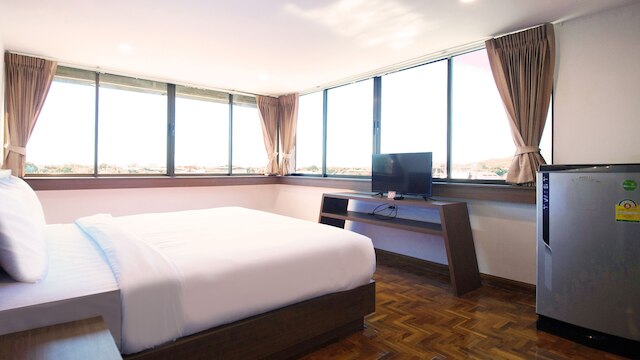 B2 チャン プアク ゲート プレミア ホテル