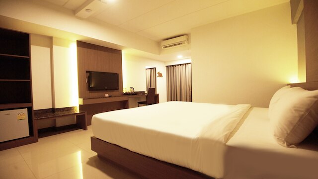 B2 チャン プアク ゲート プレミア ホテル