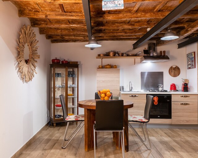 シティセンター ユニーク アパートメント-スリープス 2- ペット フレンドリー