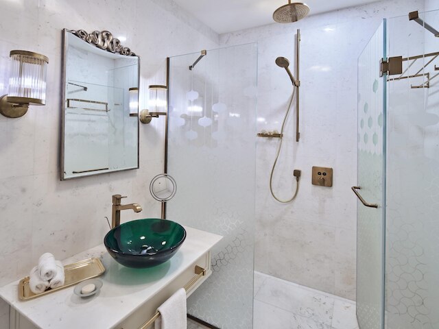 クラブ プリヴェ バイ リクソス サーディヤット アイランド