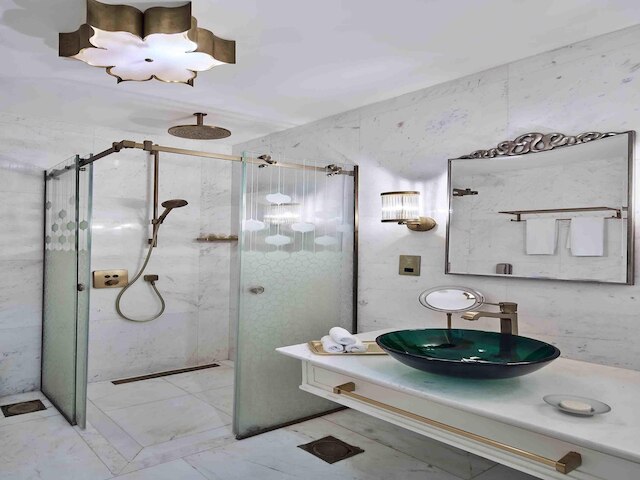 クラブ プリヴェ バイ リクソス サーディヤット アイランド