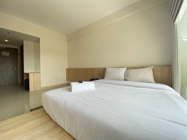 スペーシャス アンド モダン スタジオ ルーム アット ガレリ チウンブルイット 3 ニア ウンパル