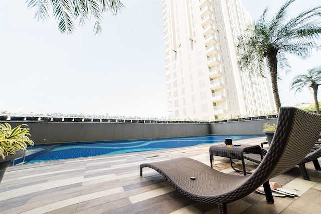 スペーシャス アンド モダン スタジオ ルーム アット ガレリ チウンブルイット 3 ニア ウンパル