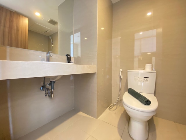 スペーシャス アンド モダン スタジオ ルーム アット ガレリ チウンブルイット 3 ニア ウンパル